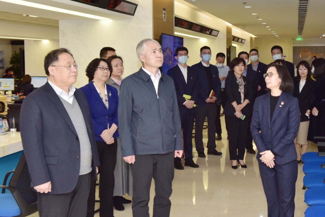 人社部專技司領(lǐng)導(dǎo)一行到中智集團(tuán)調(diào)研